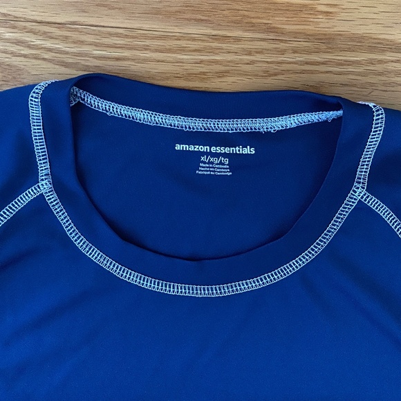 Amazon Essentials Men's Short-Sleeve Quick-Dry UPF 50 Swim Tee (XL) - Picture 2 of 6